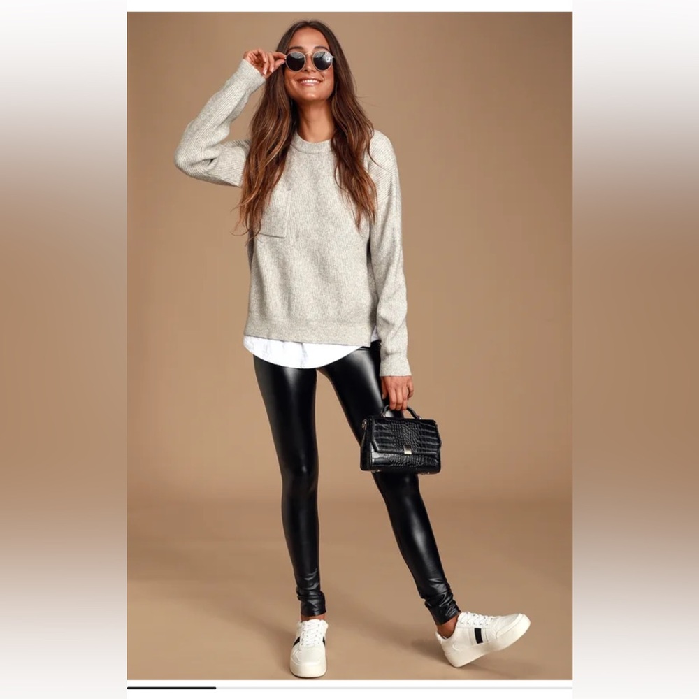 🎸 Women’s Vegan Leather Leggings Like New Size Small ♠️